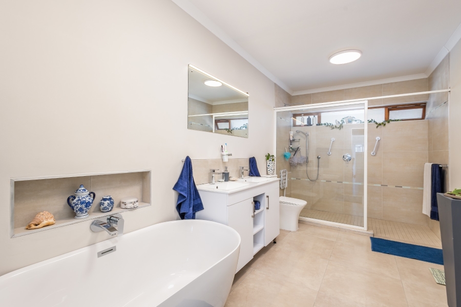 6 Bedroom Property for Sale in Cutty Sark Western Cape